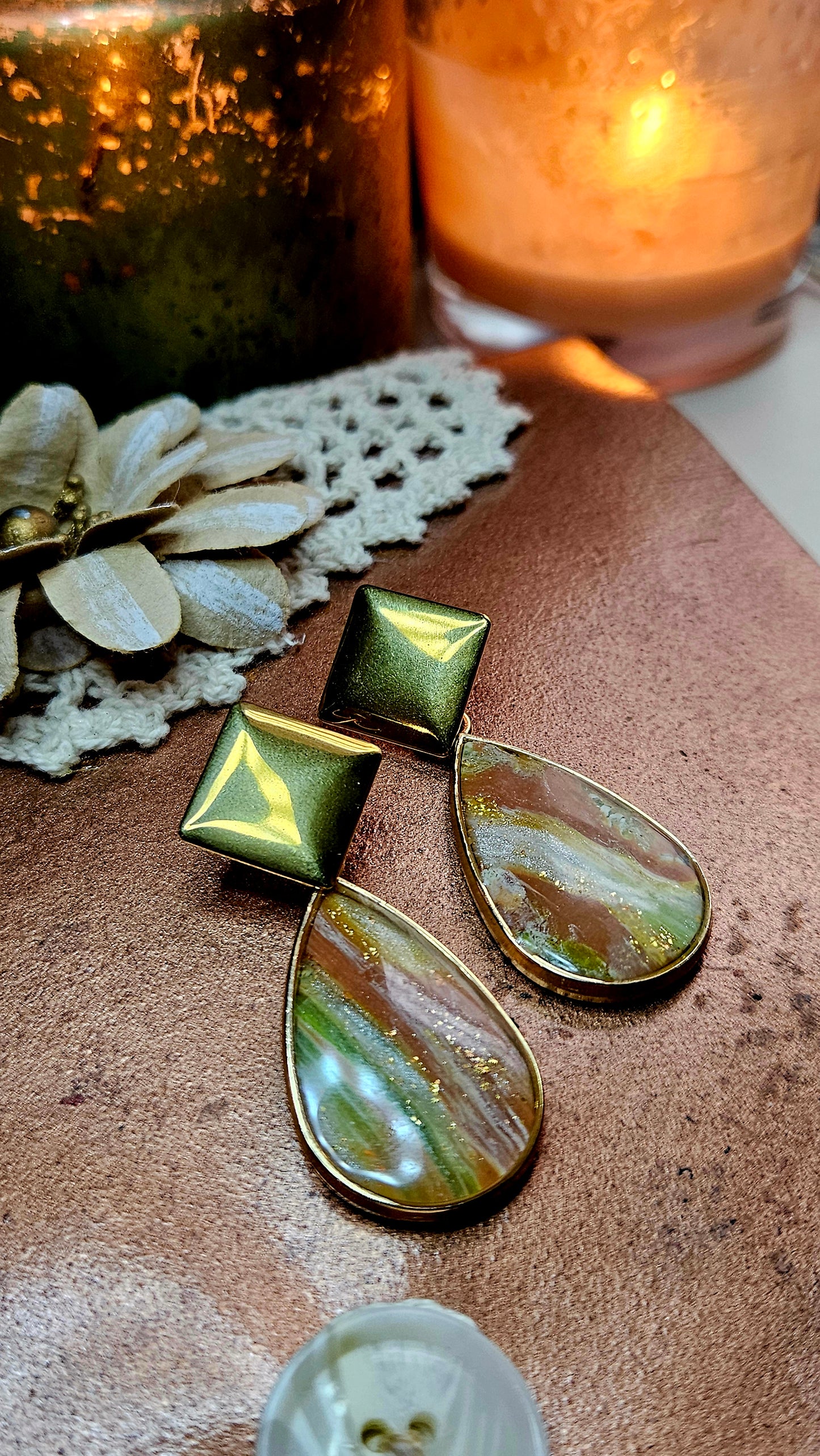 Retro Green & Gold Marbled Clay Teardrop Earrings