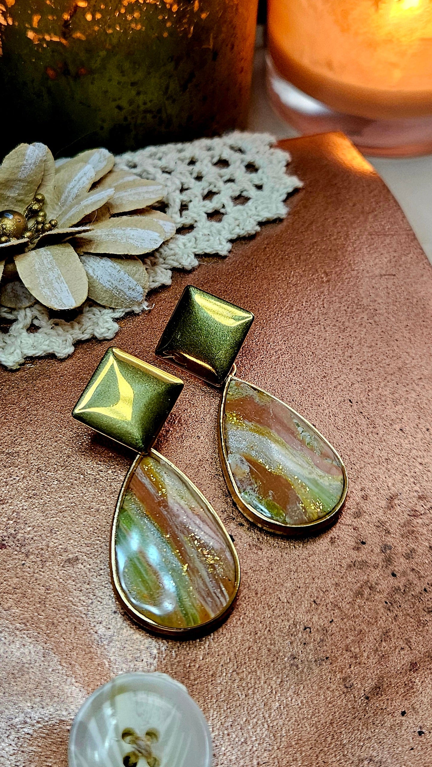 Retro Green & Gold Marbled Clay Teardrop Earrings
