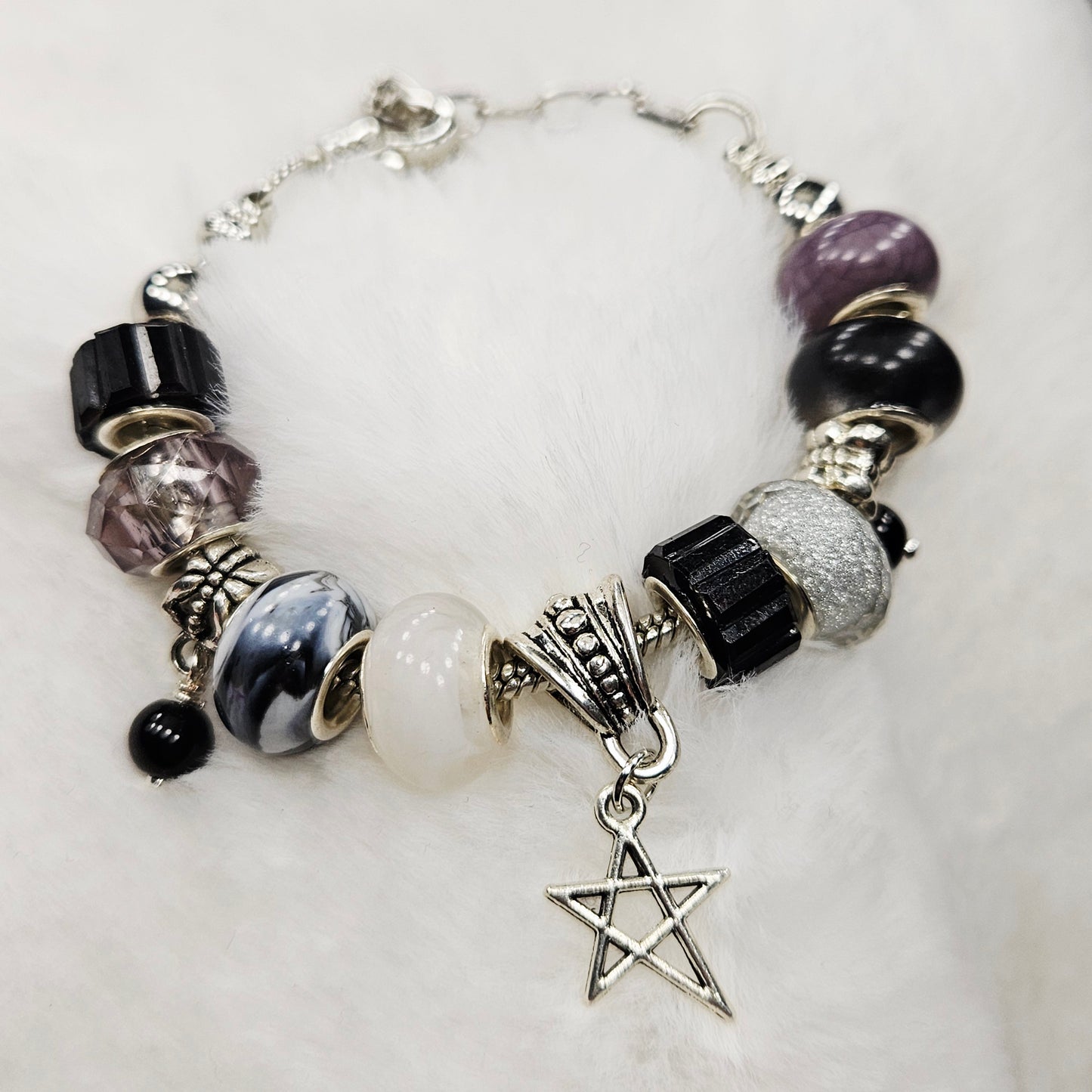 Customized Black and White Star Charm Bracelet