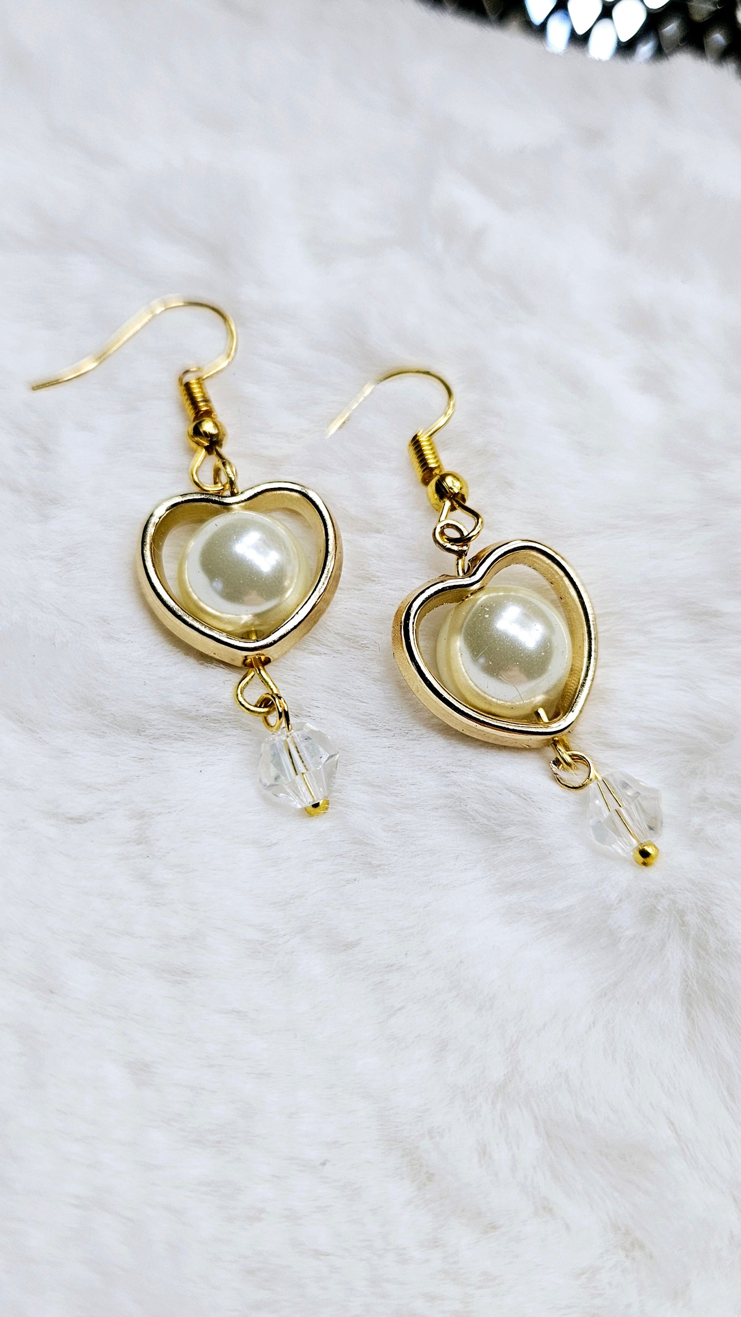 Goldy Hearts & Pearls Earrings