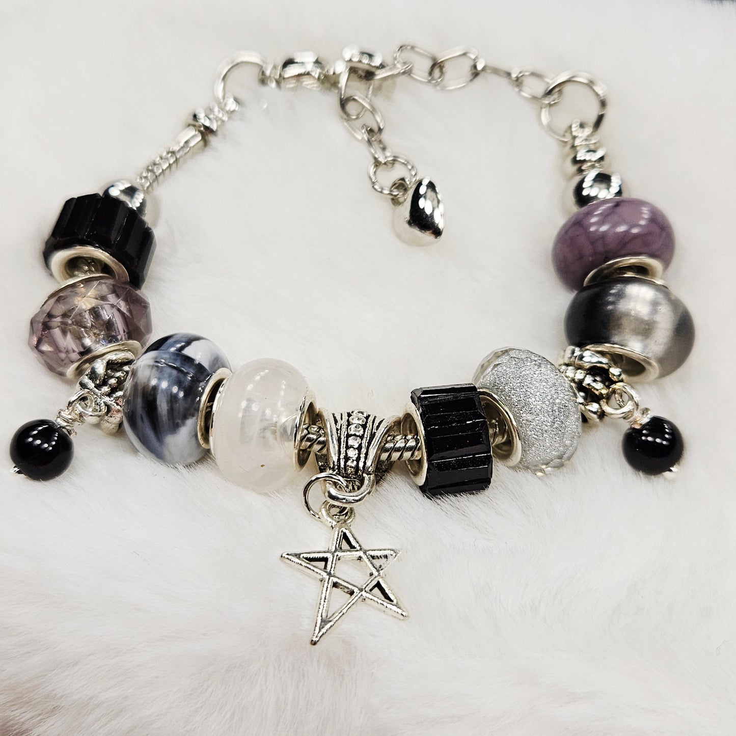 Customized Black and White Star Charm Bracelet