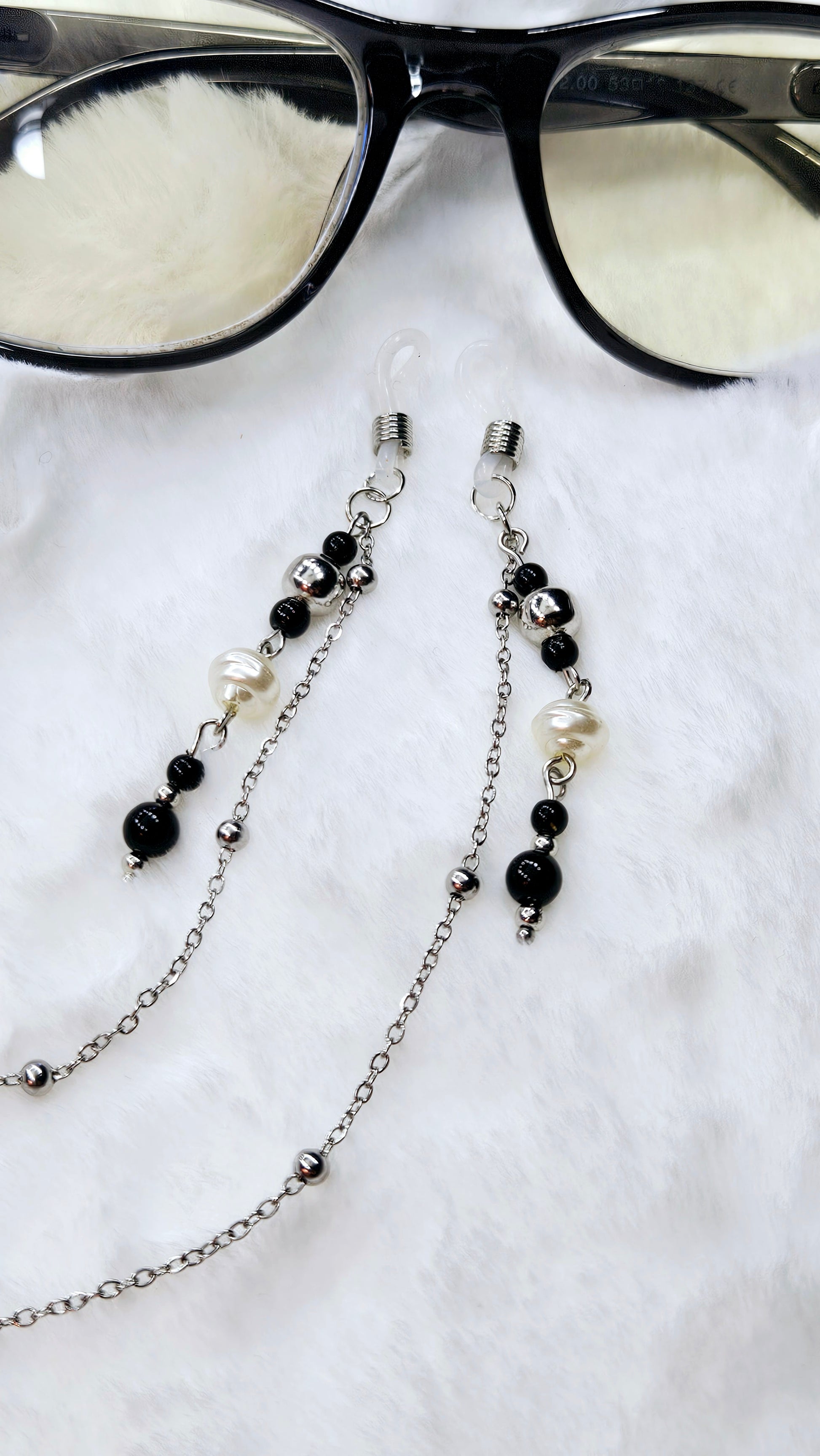 Black & Pearl on Silver Glasses Chain