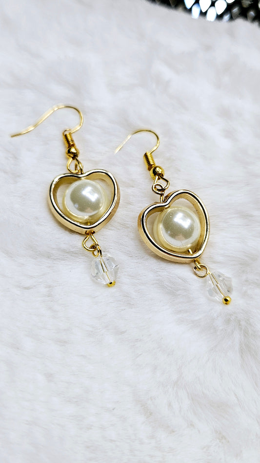 Goldy Hearts & Pearls Earrings